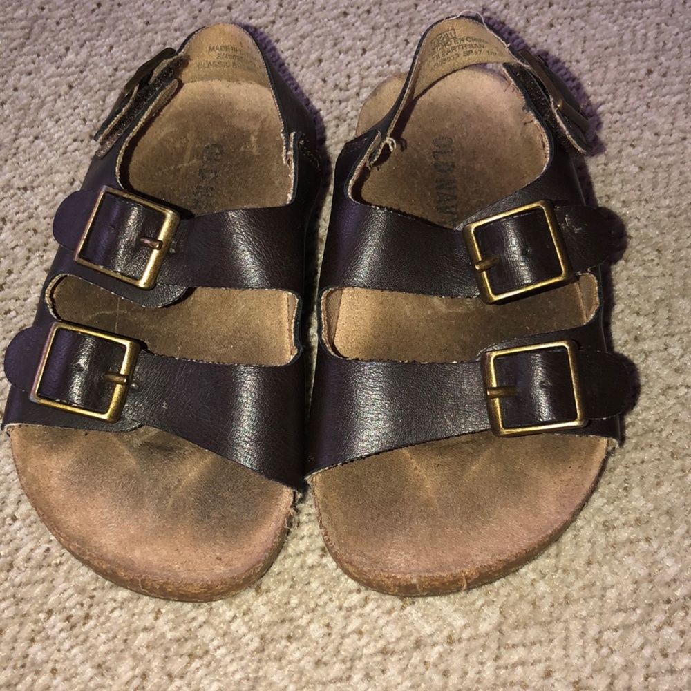 Toddler boys sandals size 6